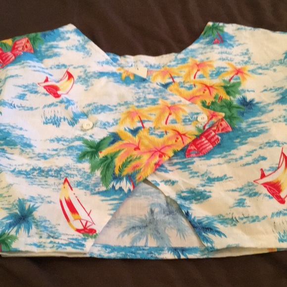 Woman’s top - Picture 2 of 3